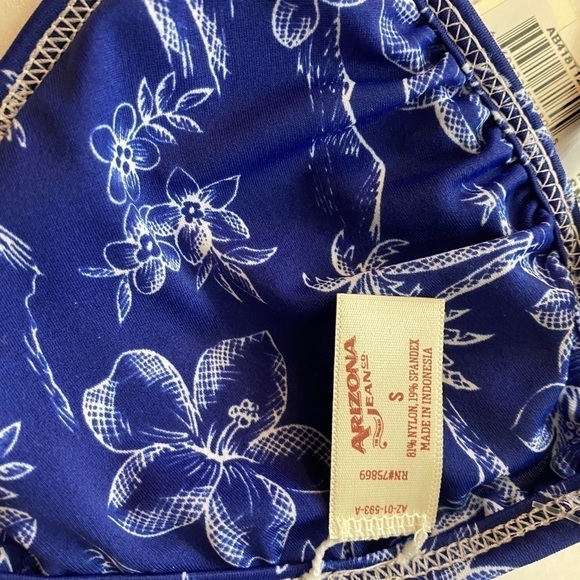 NWT Arizona Jean Company Swimsuit Top Small - Picture 6 of 7